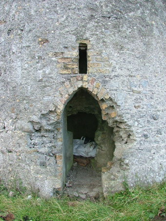 The Tower on Mullagh Hill, Tullamore 03 - Doorcase October 2004